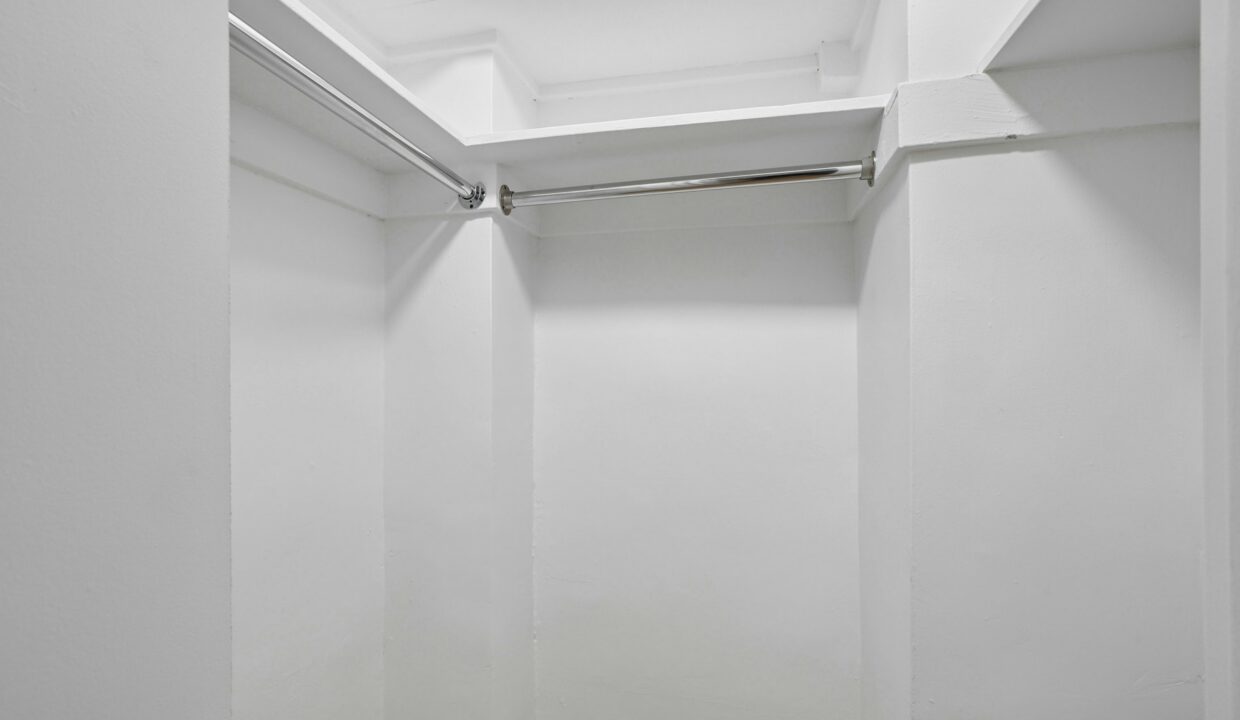 Beaux Arts II - 310 E 44 Apartment 1408 — official Brodsky photo