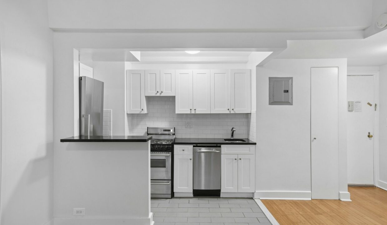 Beaux Arts II - 310 E 44 Apartment 1410 — official Brodsky photo