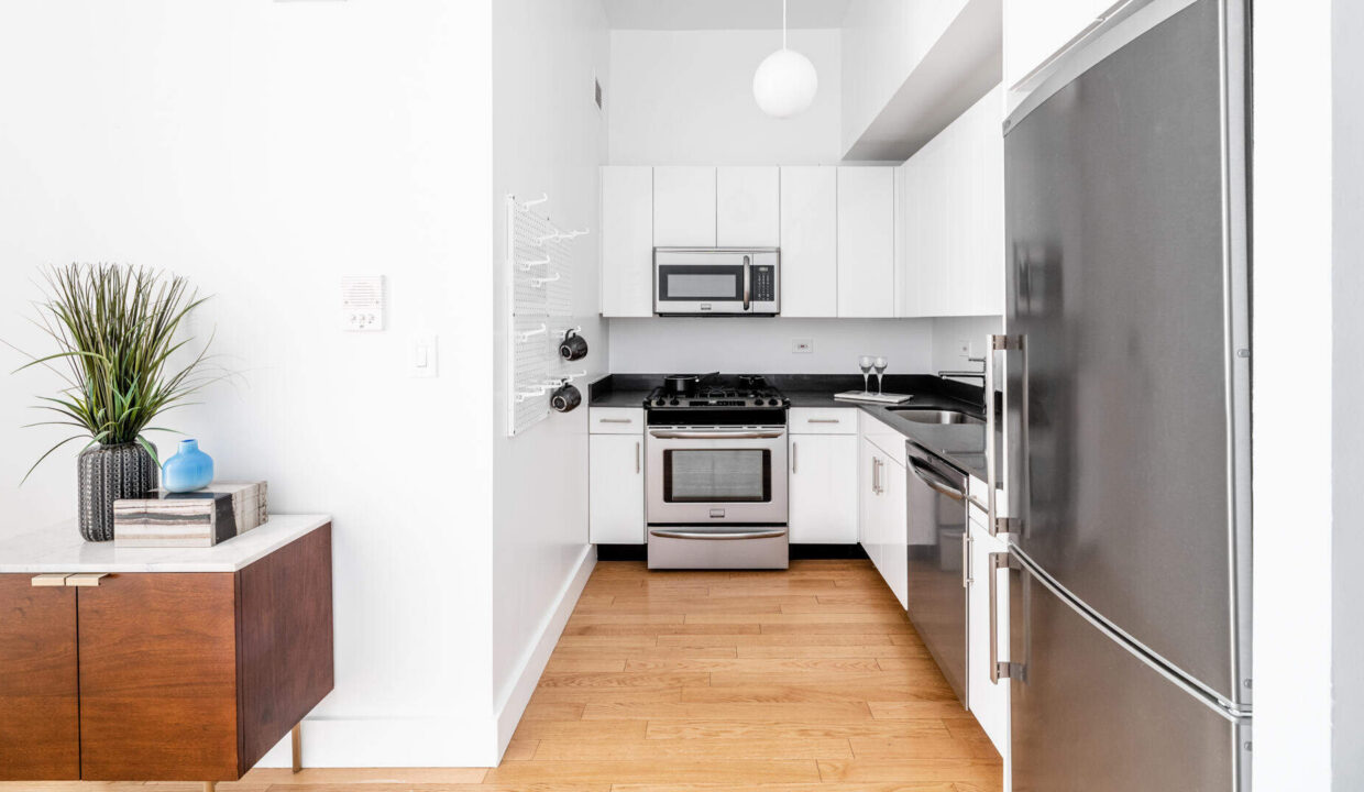 95-Horatio-St_308_Kitchen