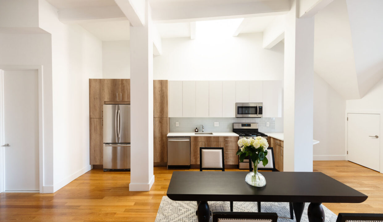 95-horatio-model-apt-702-kitchen-dining