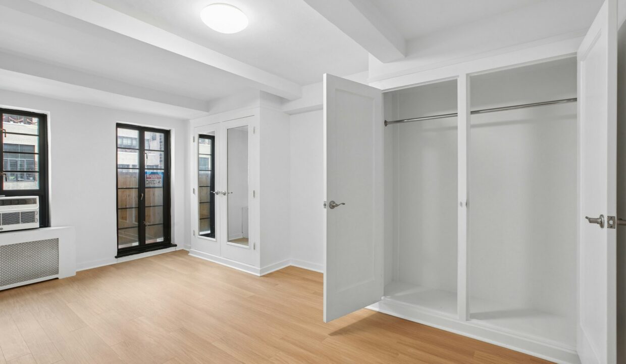 Beaux Arts II - 310 E 44 Apartment 1408 — official Brodsky photo