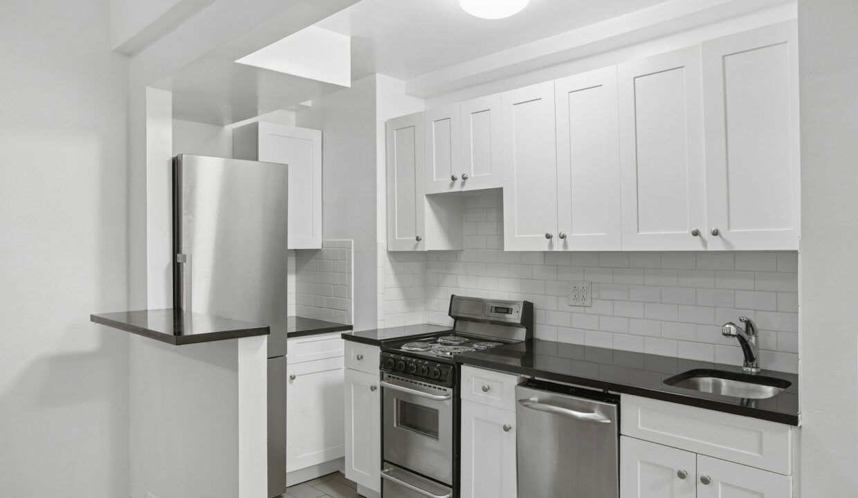 Beaux Arts II - 310 E 44 Apartment 1410 — official Brodsky photo