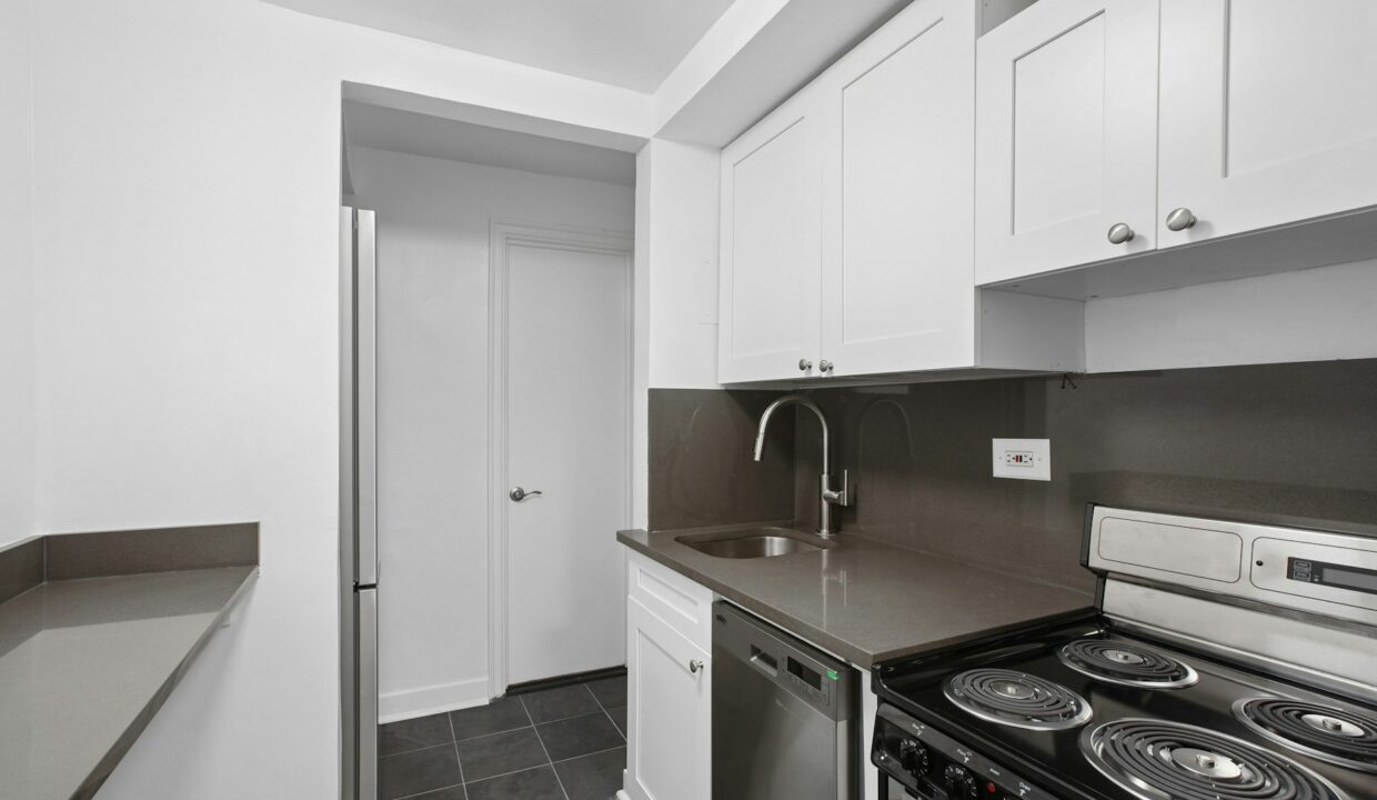 Beaux Arts II - 310 E 44 Apartment 1408 — official Brodsky photo