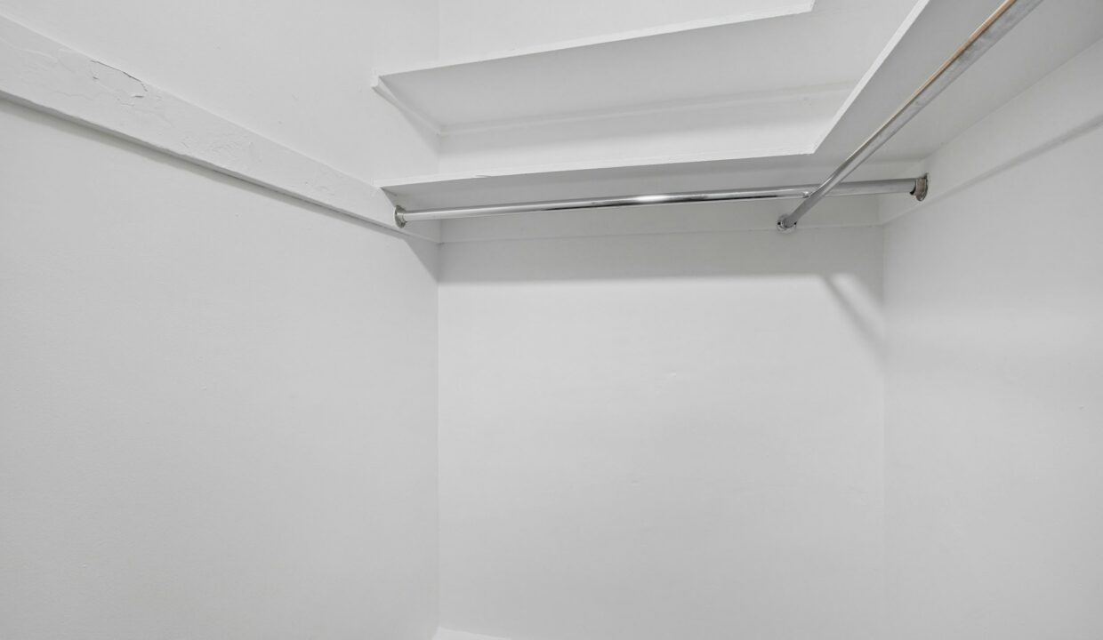 Beaux Arts II - 310 E 44 Apartment 1410 — official Brodsky photo