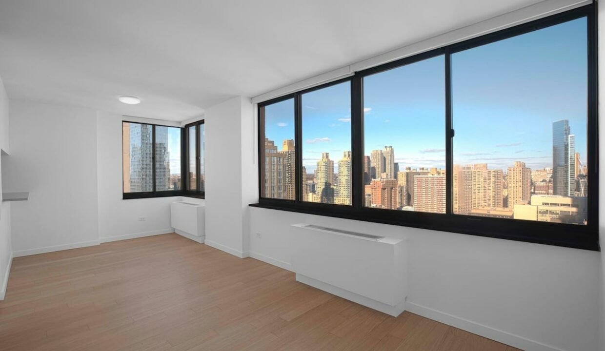 200W60 Apartment 28C — official Brodsky photo