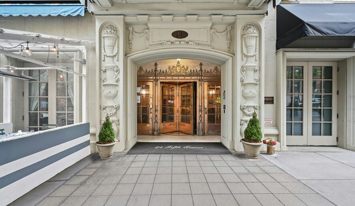 24 Fifth Avenue Apartment 1114 — official Brodsky photo