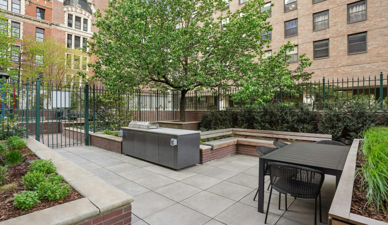 200W60 Apartment 24G — official Brodsky photo