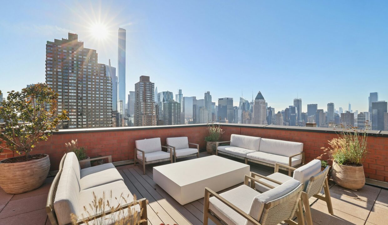 200W60 Apartment 24G — official Brodsky photo