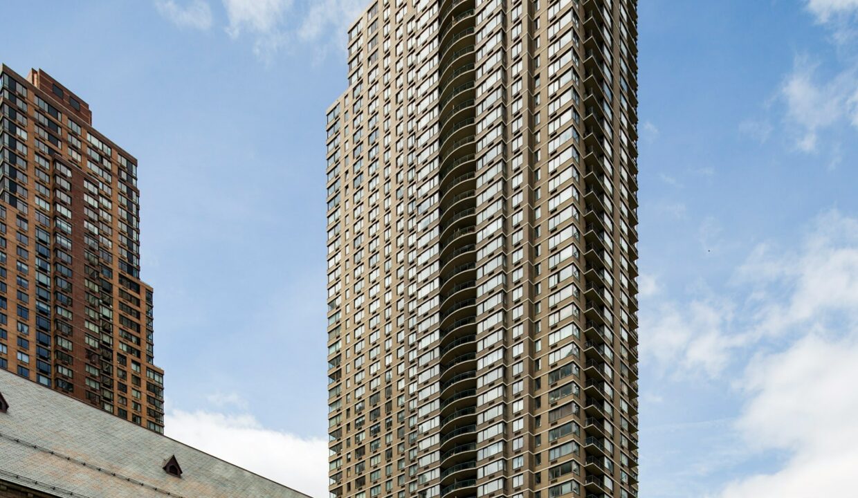 South Park Tower Apartment 35N — official Brodsky photo