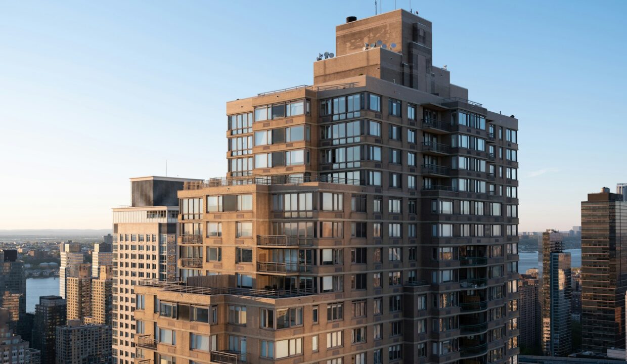 South Park Tower Apartment 35N — official Brodsky photo
