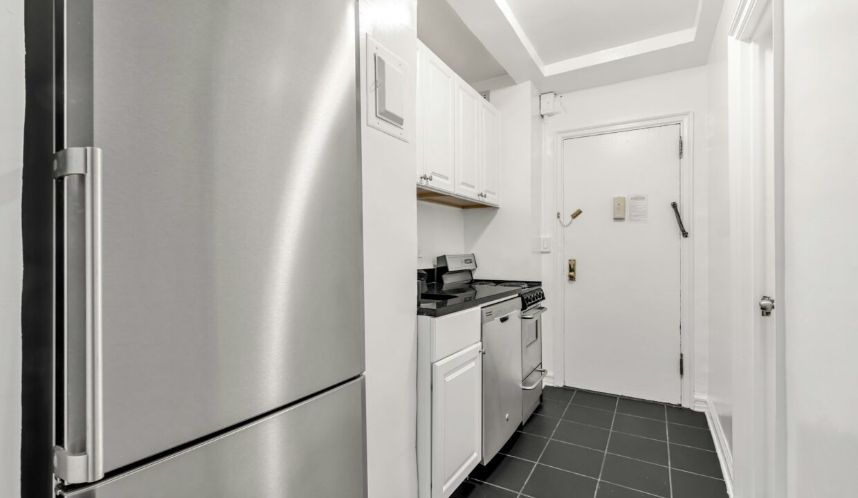 Beaux Arts I - 307 E 44 Apartment 304 — official Brodsky photo