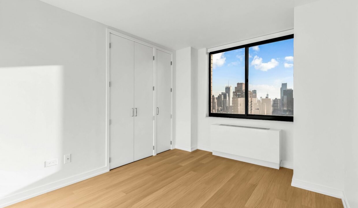 200W60 Apartment 24G — official Brodsky photo
