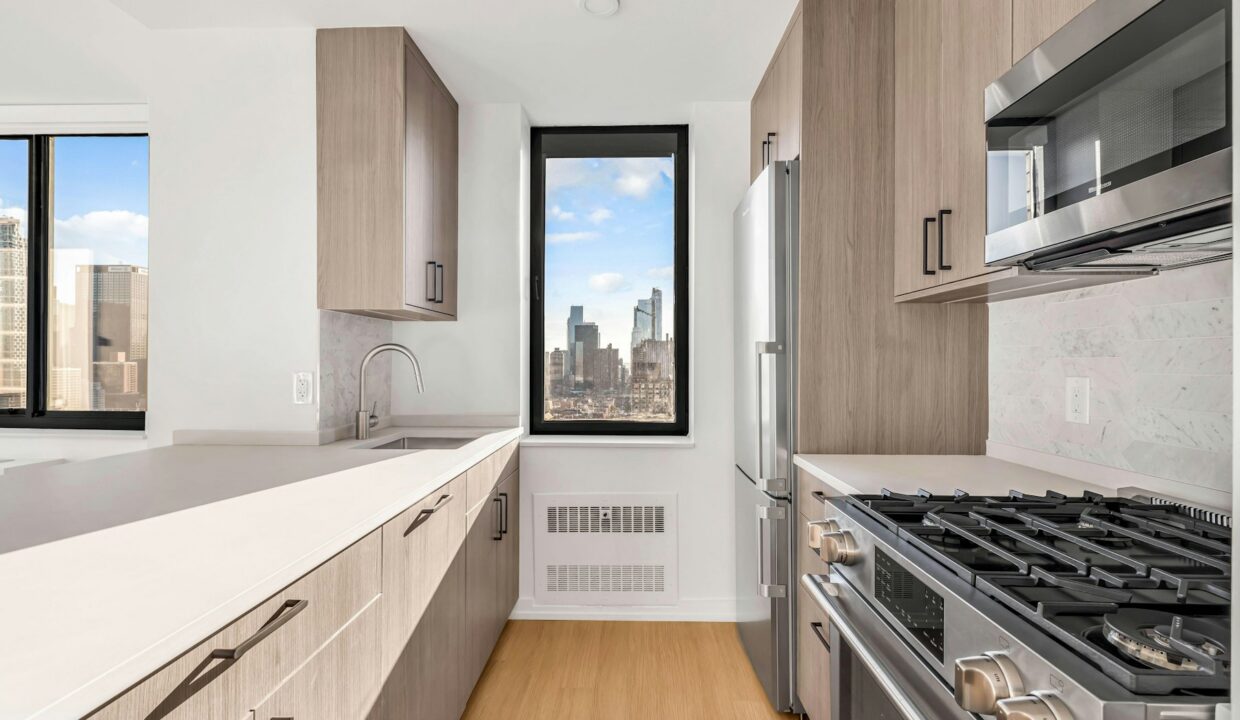 200W60 Apartment 24G — official Brodsky photo