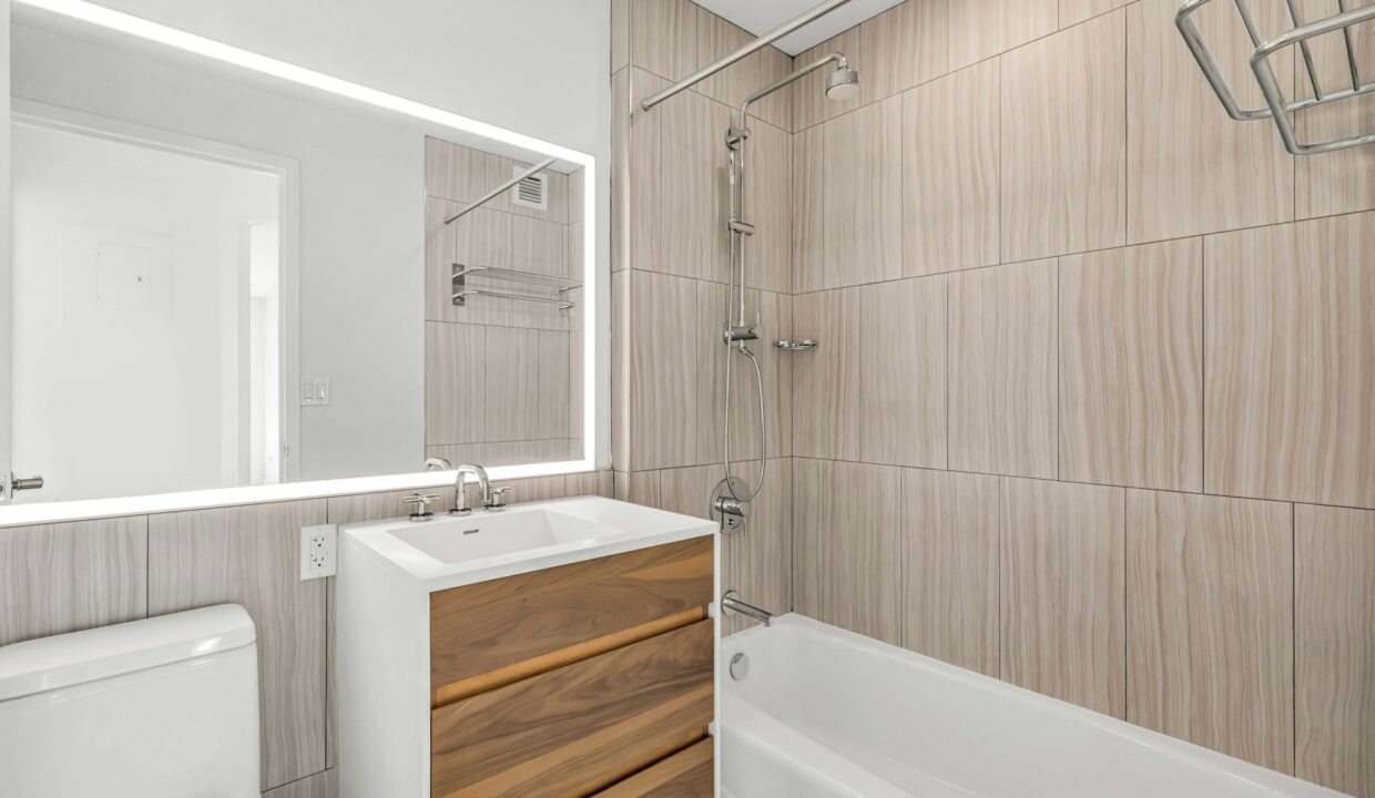 200W60 Apartment 24G — official Brodsky photo