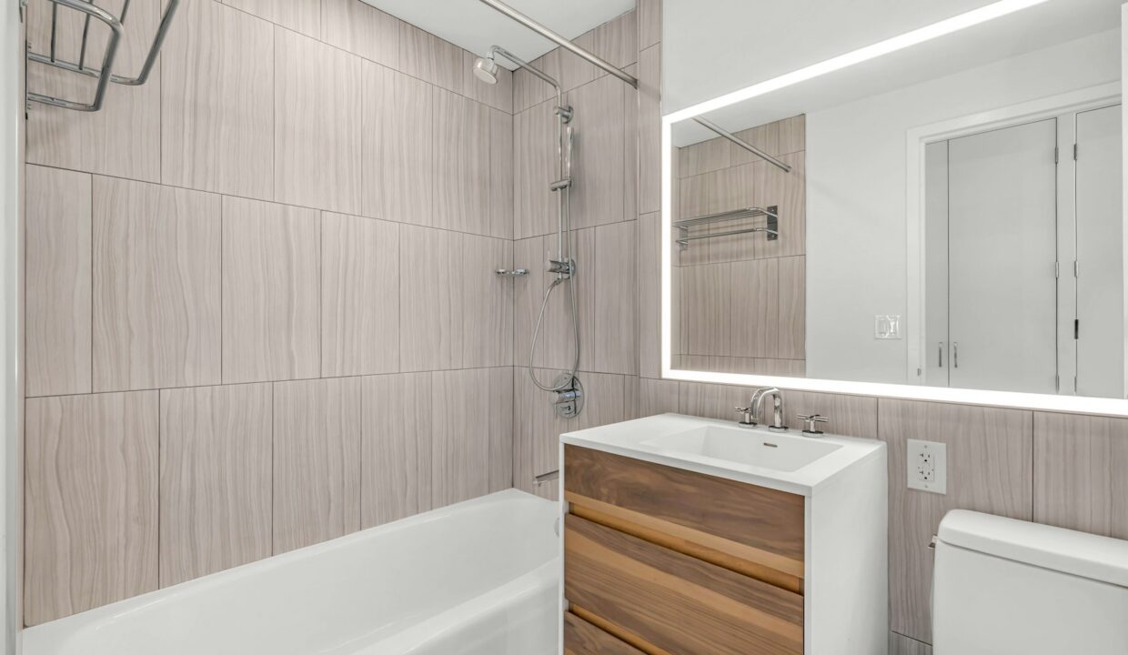 200W60 Apartment 24G — official Brodsky photo