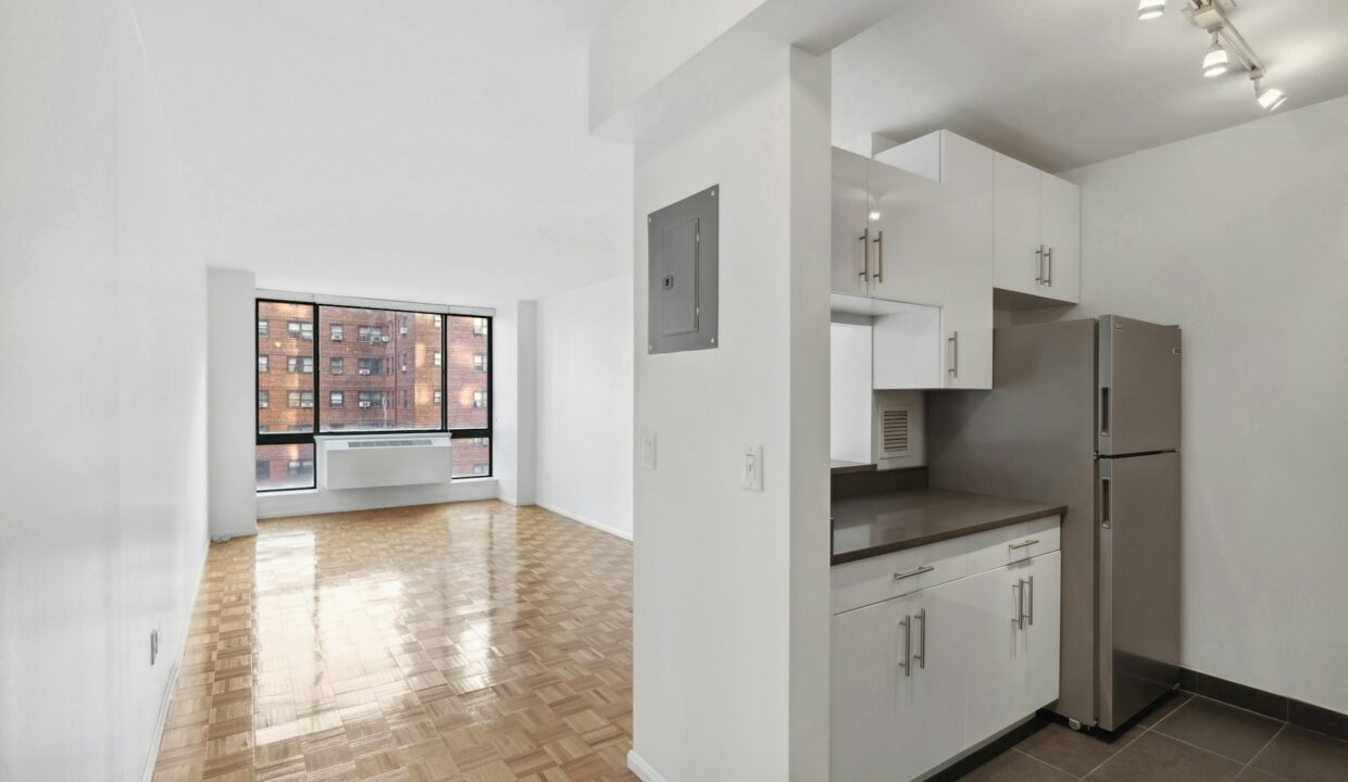 West End Towers Apartment P3M — official Brodsky photo