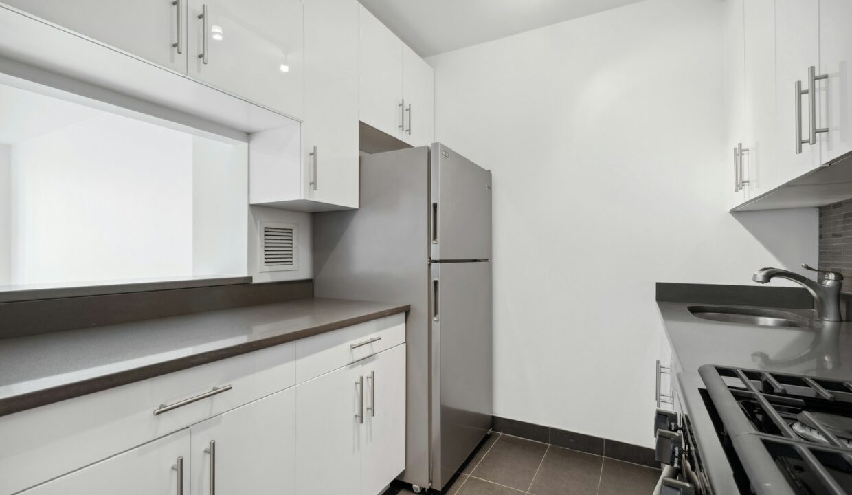 West End Towers Apartment P3M — official Brodsky photo