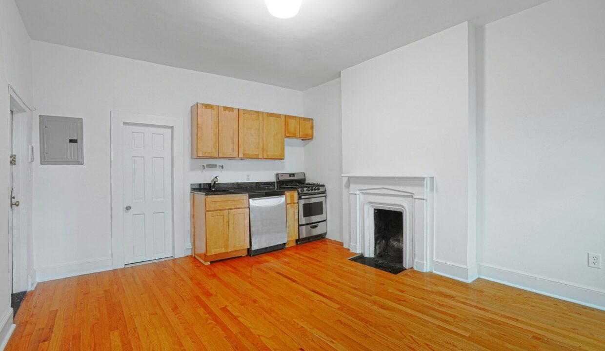 235 West 13th Street Apartment 8 — official Brodsky photo