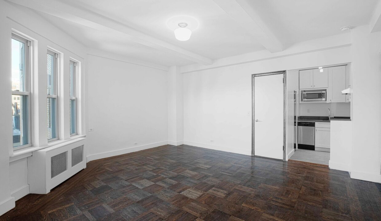 24 Fifth Avenue Apartment 732 — official Brodsky photo