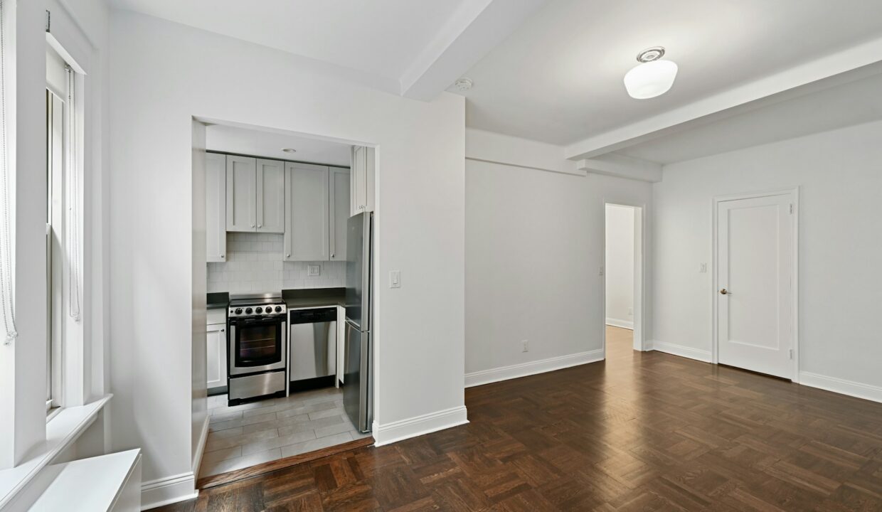 24 Fifth Avenue Apartment 823 — official Brodsky photo