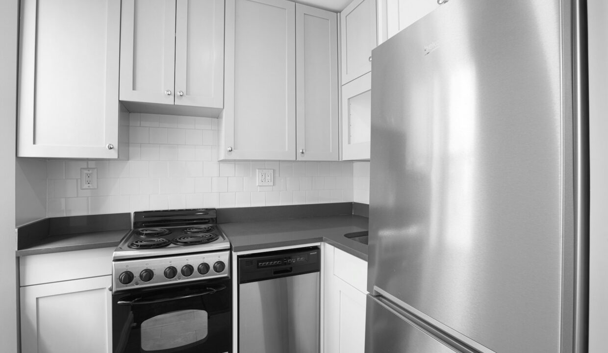 24 Fifth Avenue Apartment 823 — official Brodsky photo
