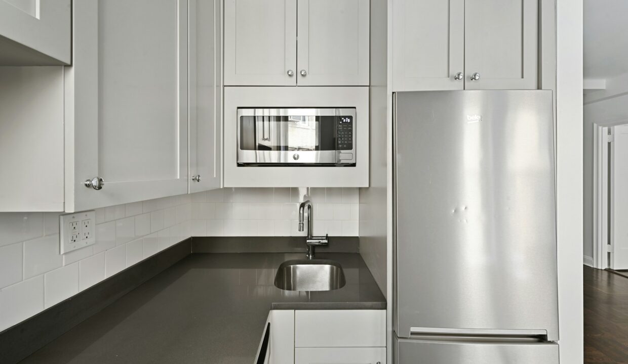 24 Fifth Avenue Apartment 823 — official Brodsky photo