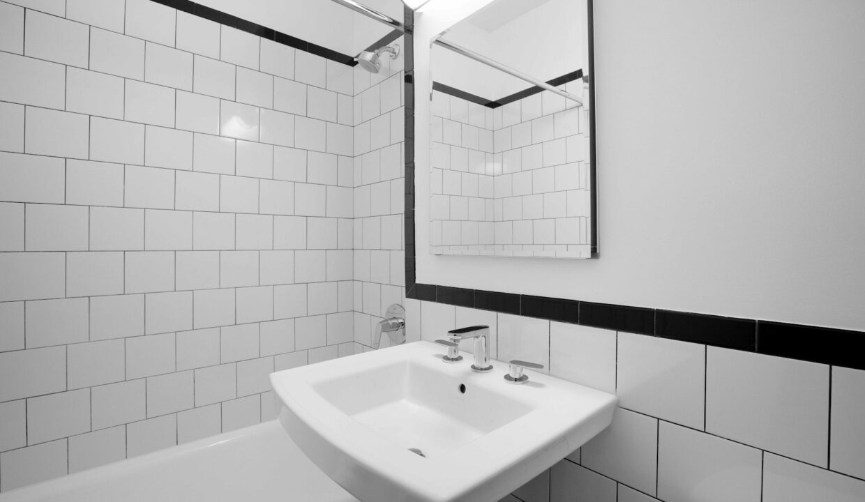 24 Fifth Avenue Apartment 823 — official Brodsky photo