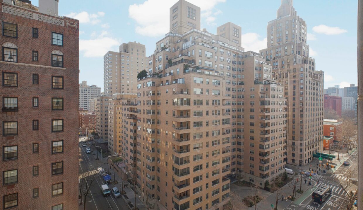 24 Fifth Avenue Apartment 1114 — official Brodsky photo