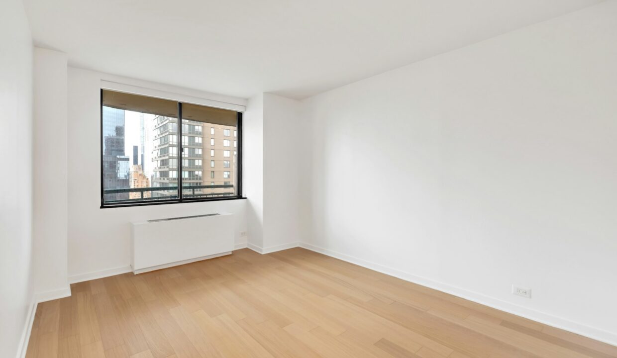 South Park Tower Apartment 35N — official Brodsky photo