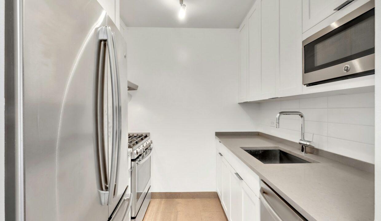 South Park Tower Apartment 35N — official Brodsky photo