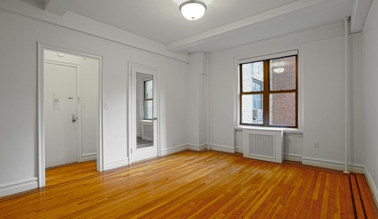 208 West 23rd Street Apartment 1408 — official Brodsky photo
