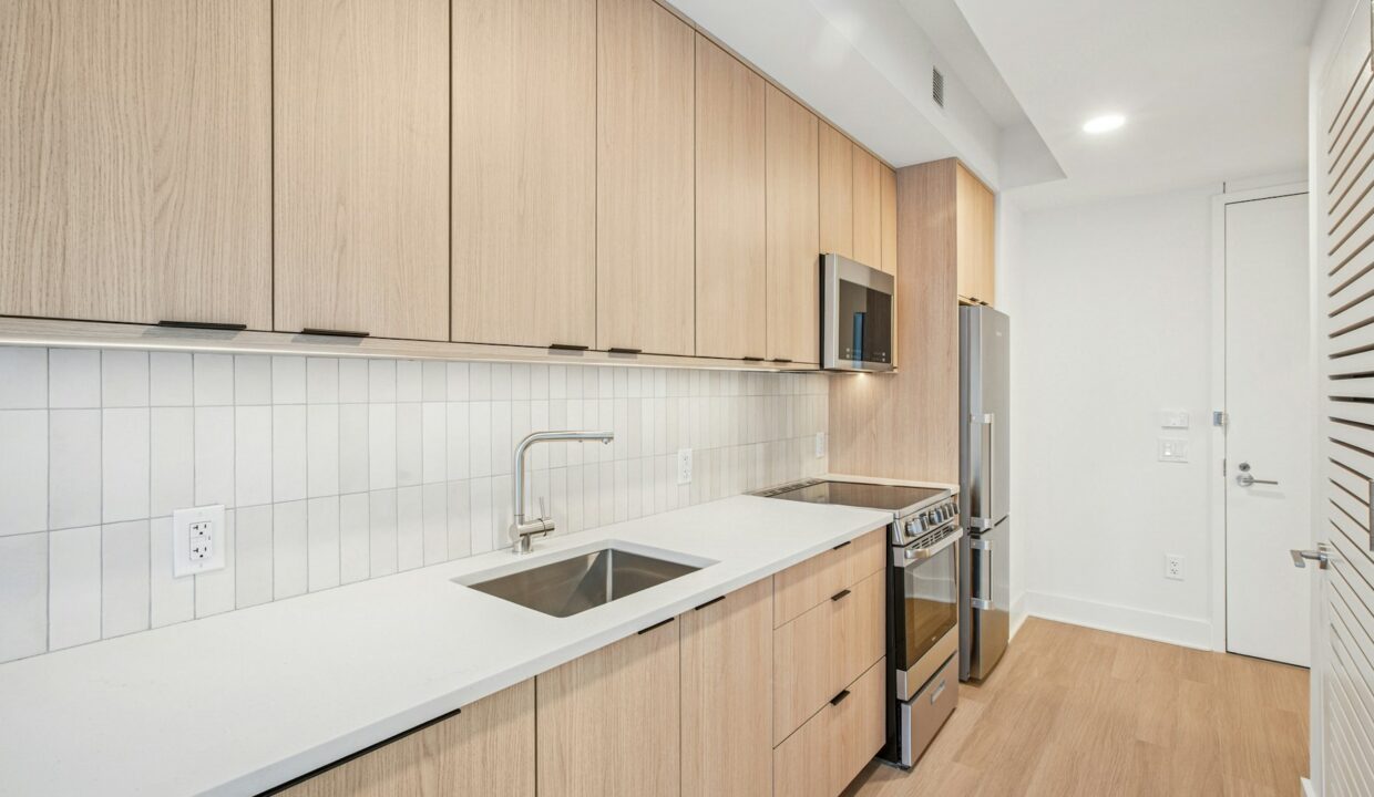 499 President Apartment 804 — official Brodsky photo