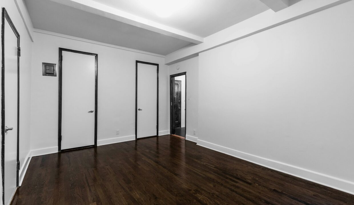 12 East 86th Street Apartment 440 — official Brodsky photo