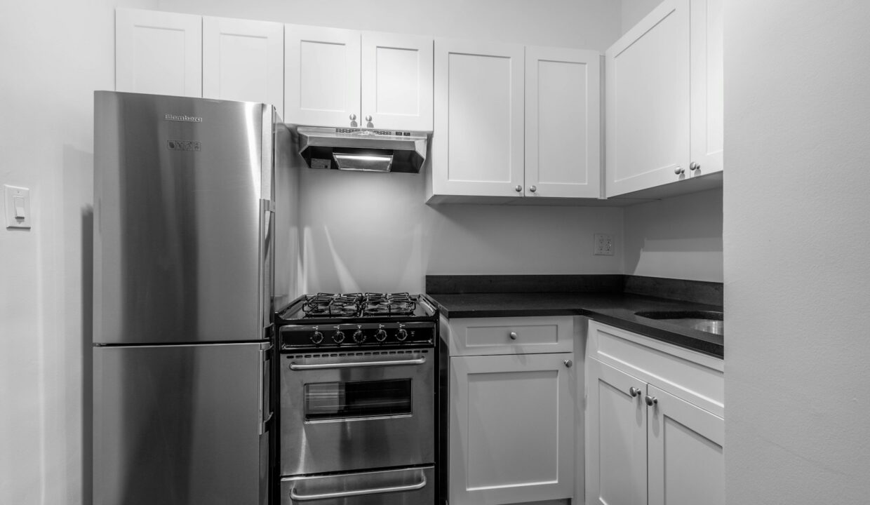 12 East 86th Street Apartment 440 — official Brodsky photo