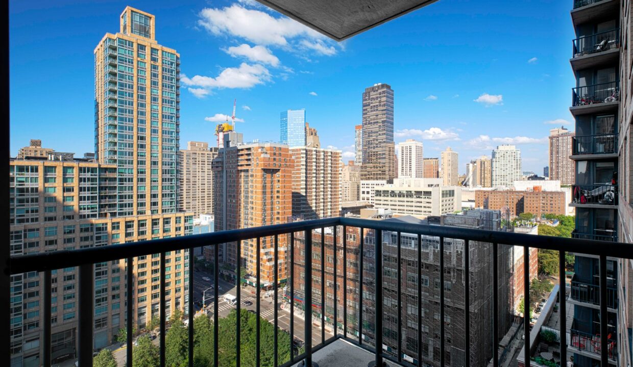 West End Towers Apartment R21C — official Brodsky photo