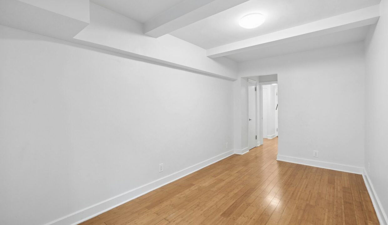 Beaux Arts II - 310 E 44 Apartment 1410 — official Brodsky photo