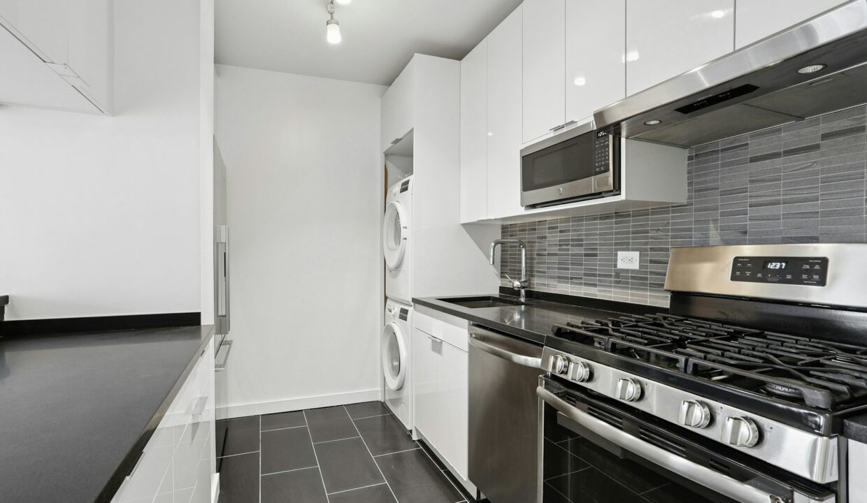 West End Towers Apartment R21C — official Brodsky photo